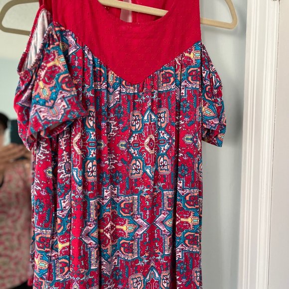 cold shoulder top TORRID - Picture 1 of 4